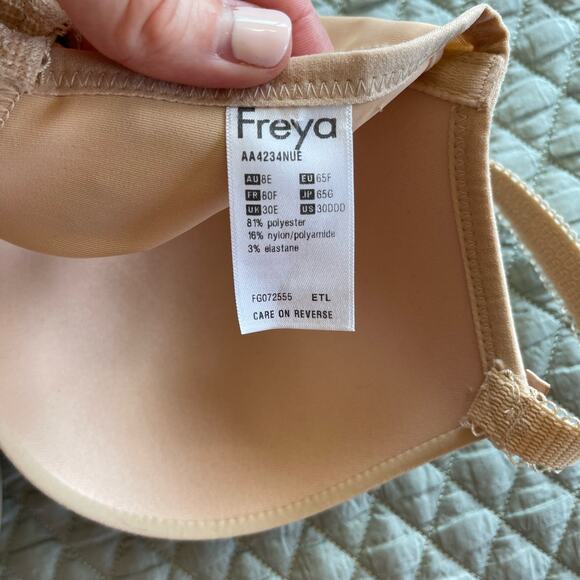 Freya Deco Nude Plunge UW Moulded Cup Bra Size 30DDD Nude Beige Underwire - Picture 16 of 16